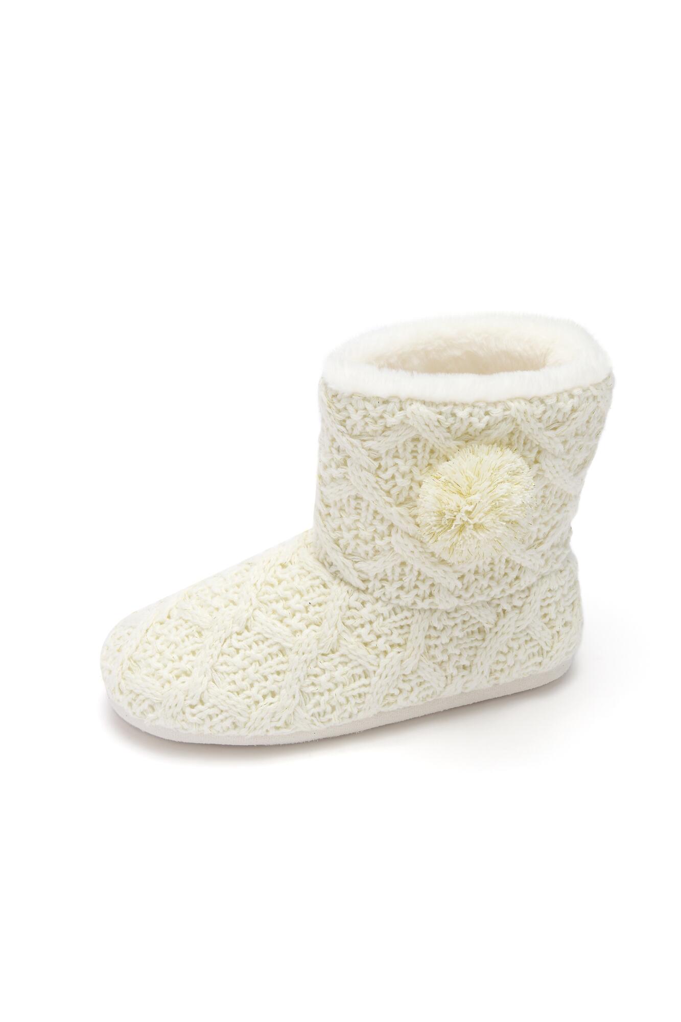 Slippers \u0026 Socks | Fluffy \u0026 Cosy 