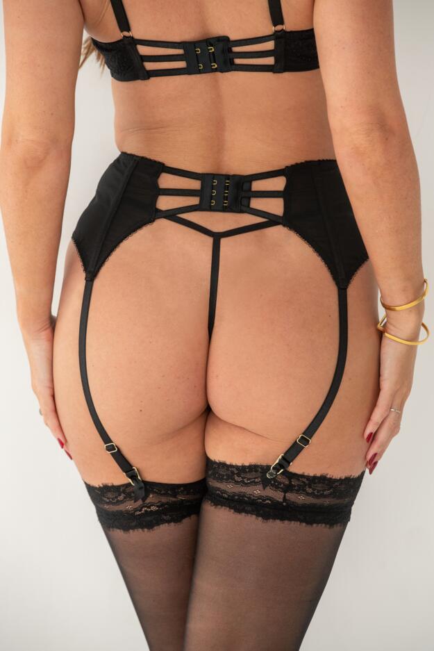 India Demilicious Linear Lace Suspender