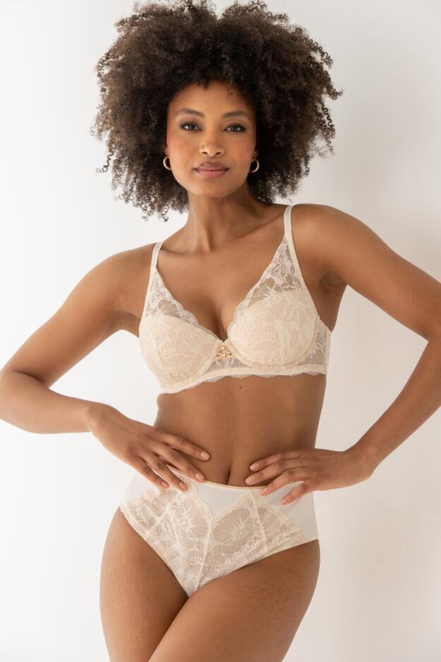 Atelier Lace High Apex Contour Padded Underwired Bra