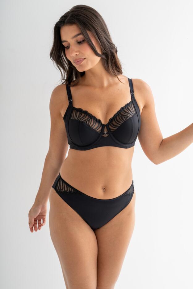 Olivia Embroidery No VPL Bikini Brief 
